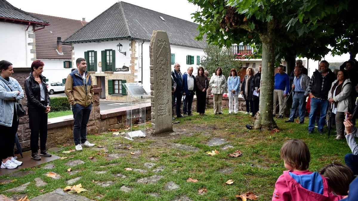 Inauguración del monolito.