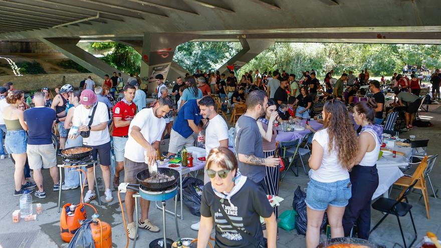 Fotos de los calderetes en el parque de la Runa