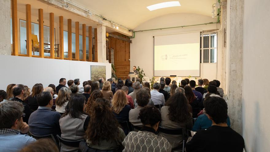 Nackom llama a “invertir más y mejor en comunicación” frente al auge del ruido informativo