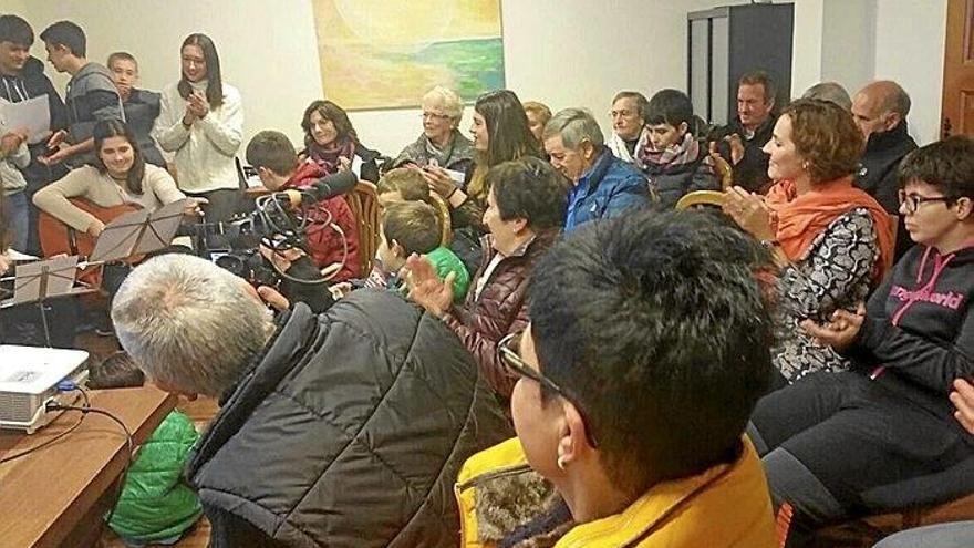 Los vecinos de Itsaso celebraron el martes por la noche la desanexión, horas antes de que entrara en vigor el decreto de la Diputación.