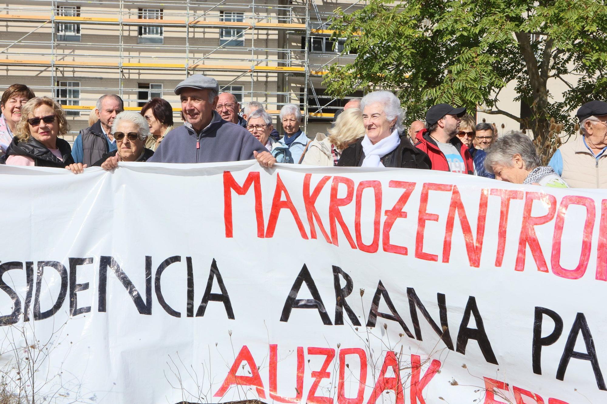 En imágenes: Piden reabrir la residencia de Arana como geriátrico