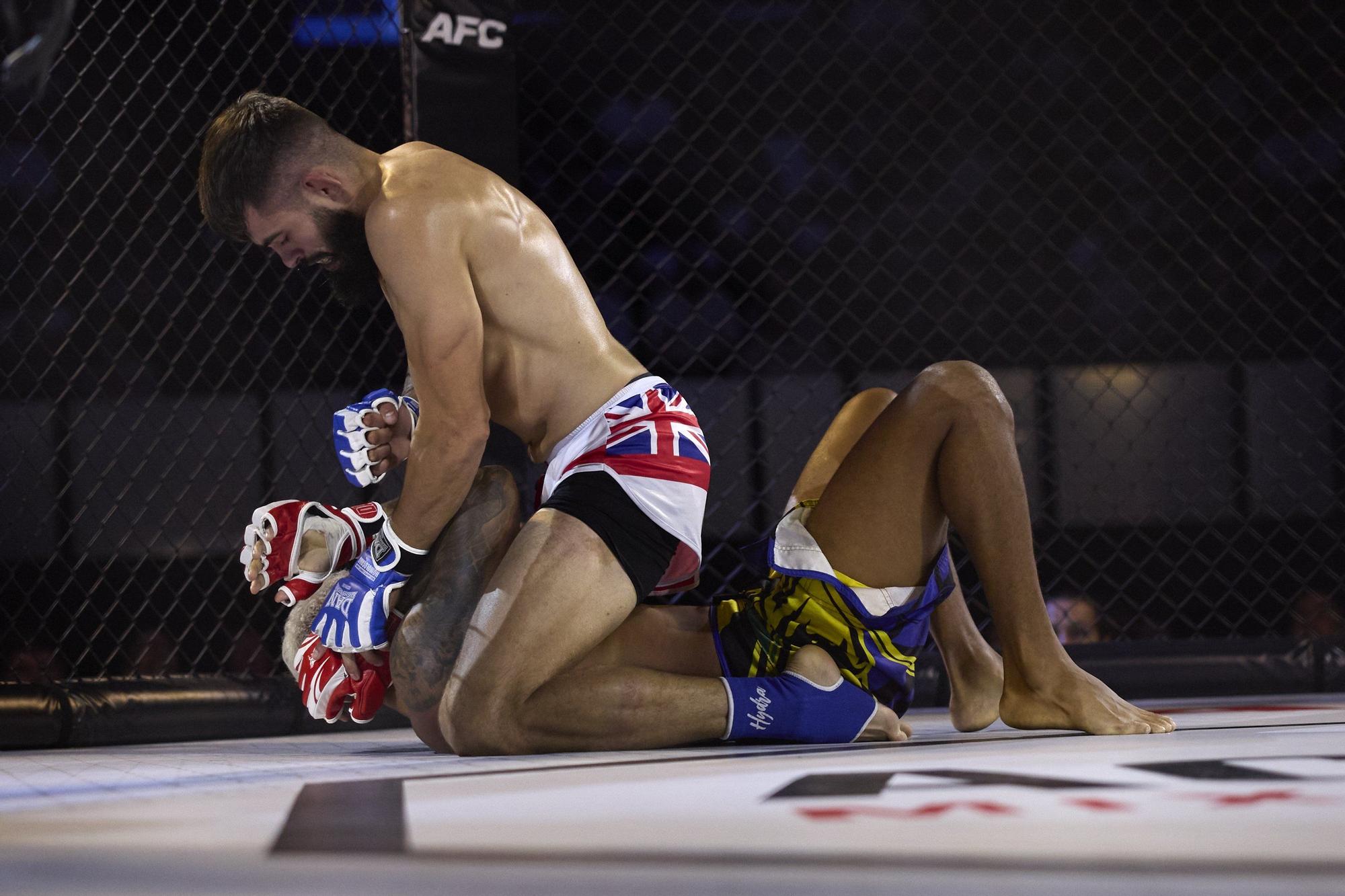 El Muay Thai pone en pie el Navarra Arena