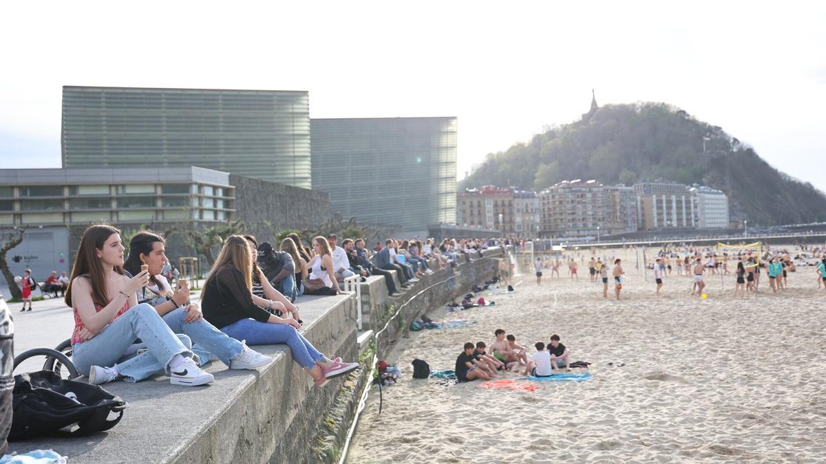 La jornada del viernes comenzará soleada con máximas de 26 grados en la costa y 31 grados en el interior