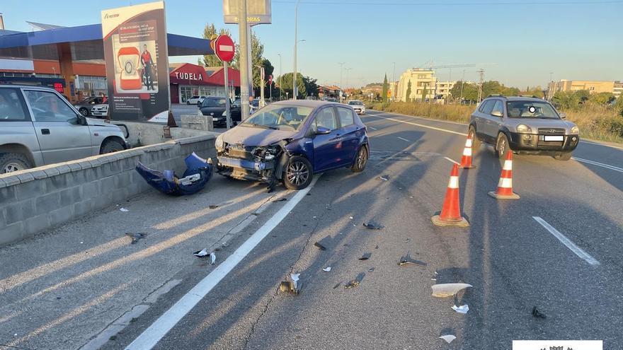 Aparatoso accidente sin heridos en Tudela