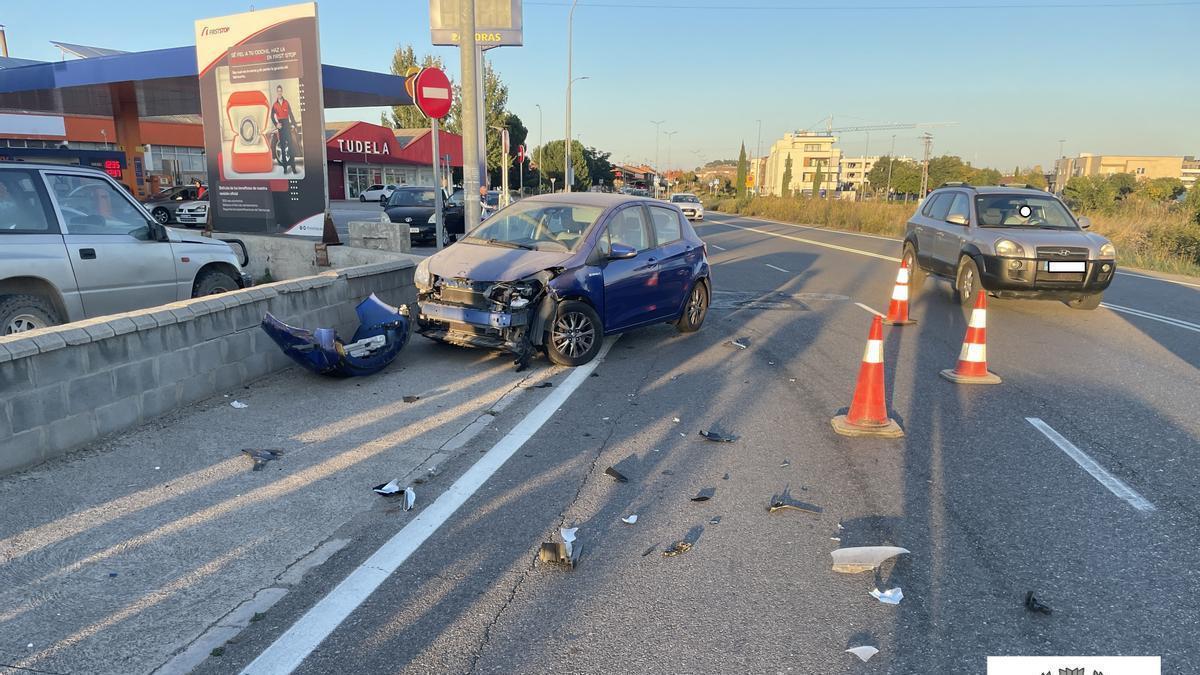 Imagen del vehículo siniestrado en el lugar del accidente en la carretera Corella