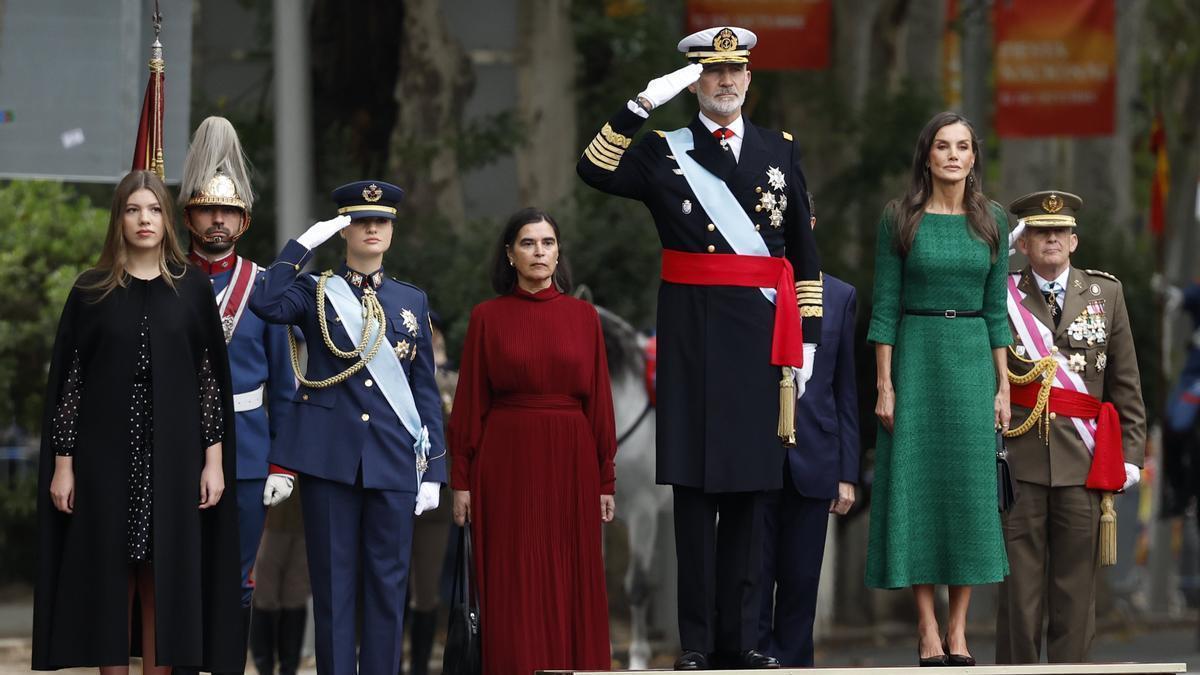 Los miembros de la Casa Real, durante el desfile.