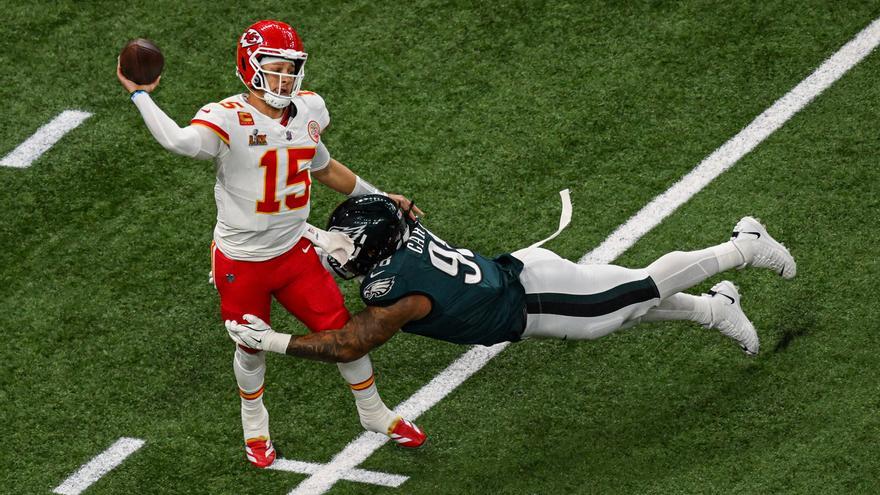 El drama de los Chiefs: se quedan sin ‘play-offs’ y Mahomes se rompe