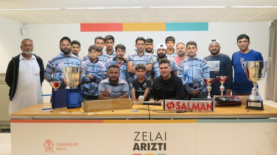 La primera edición del torneo de cricket de Zumarraga acogerá a más de 200 jugadores