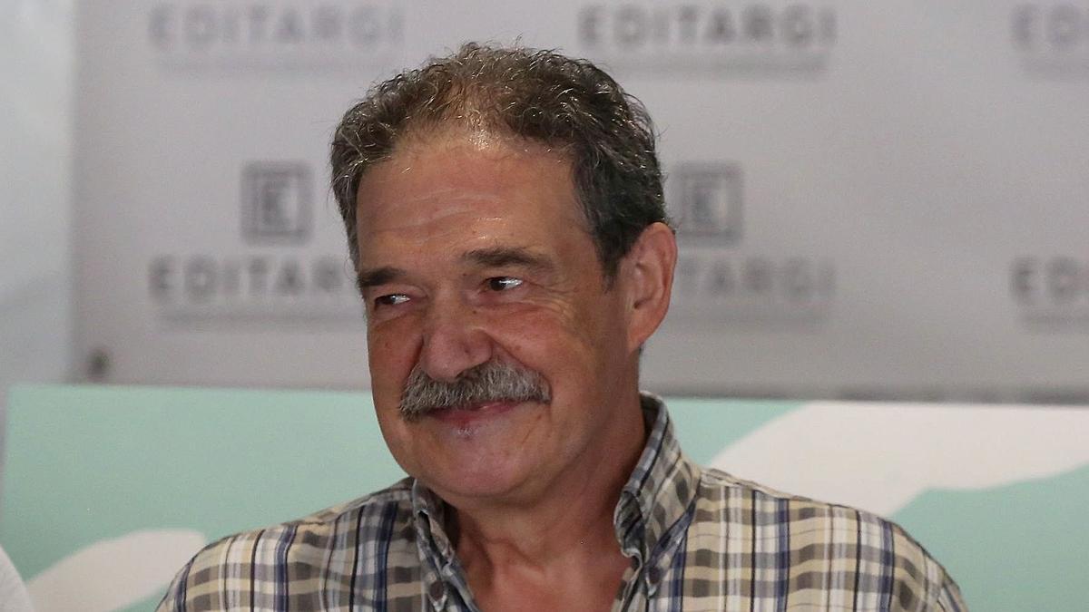 Xabier Olarra, traductor y profesor de euskera.