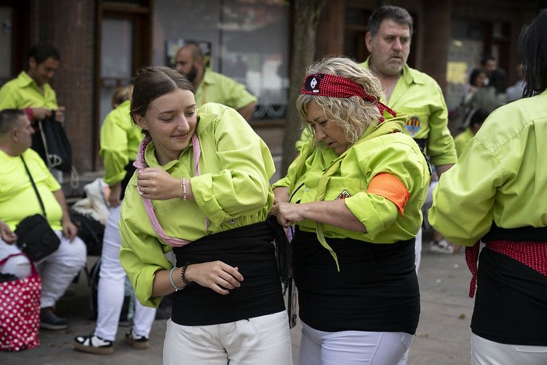 Castellers, gigantes y carrera popular en las Agorreko Santikutzak de Legazpi