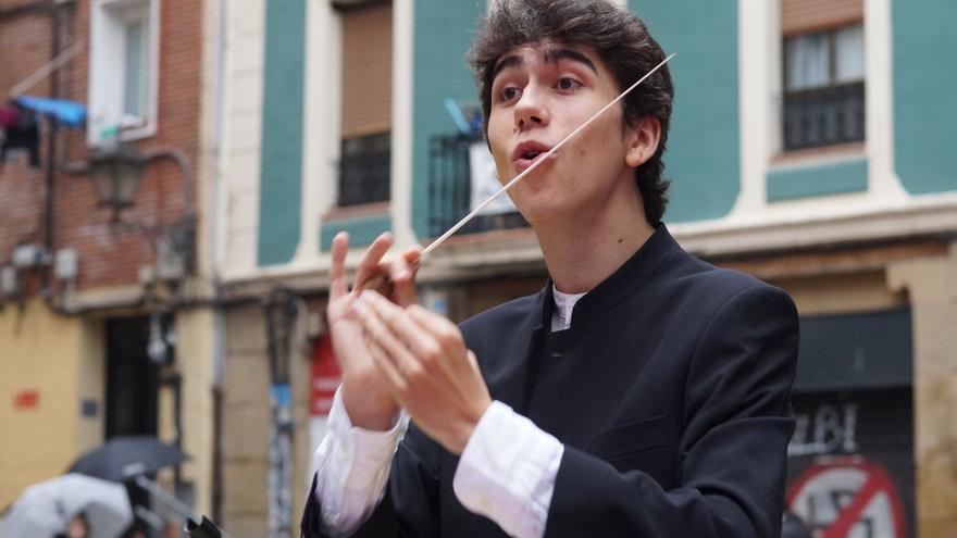 Nicolas Serrano Valdizan zuzendari bilbotar gazteak debuta egingo du ostiral honetan Bilboko Udal Musika Bandarekin
