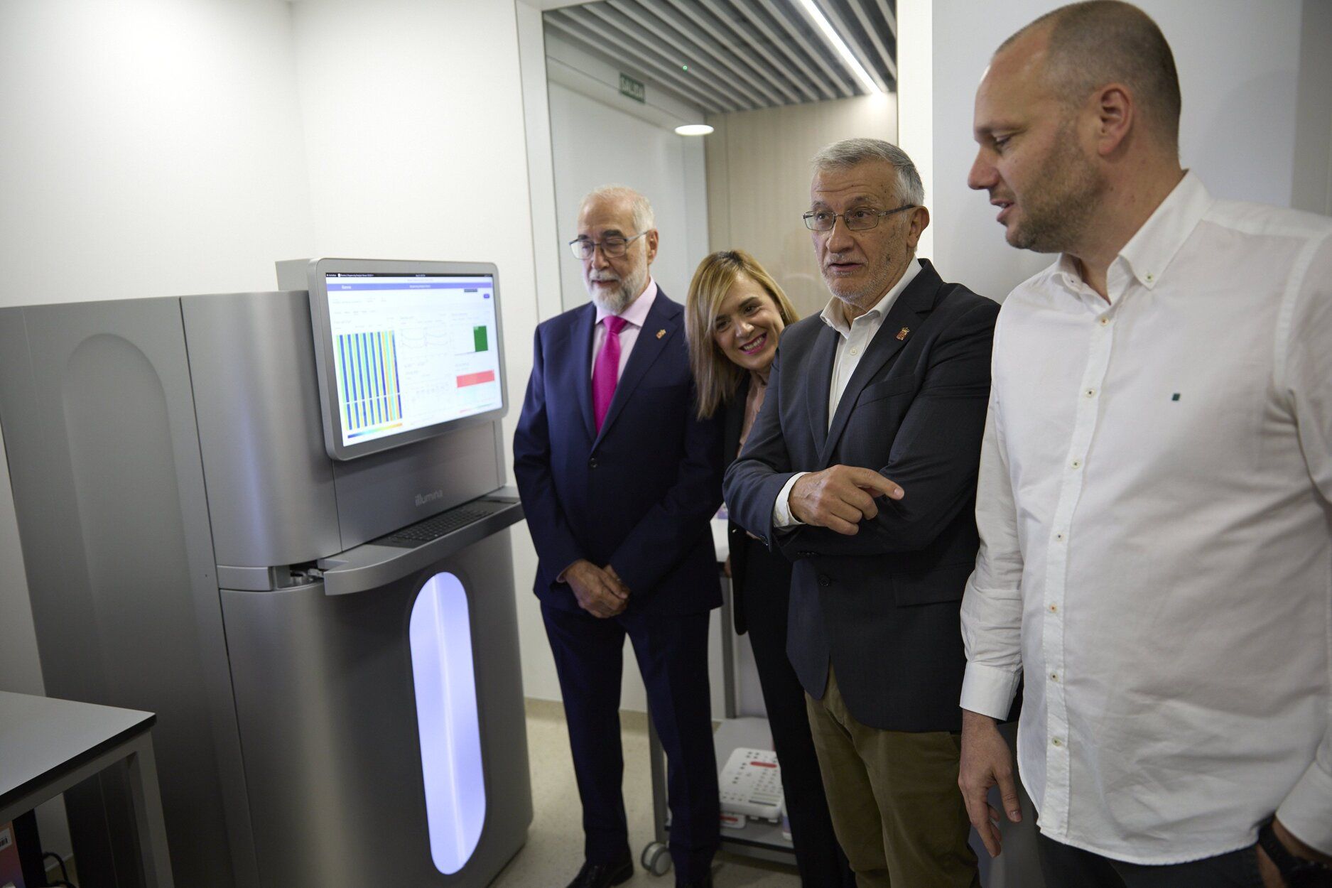 Fotos de los nuevos sistemas de secuenciación masiva de ADN, orientados a la investigación en cáncer y enfermedades raras