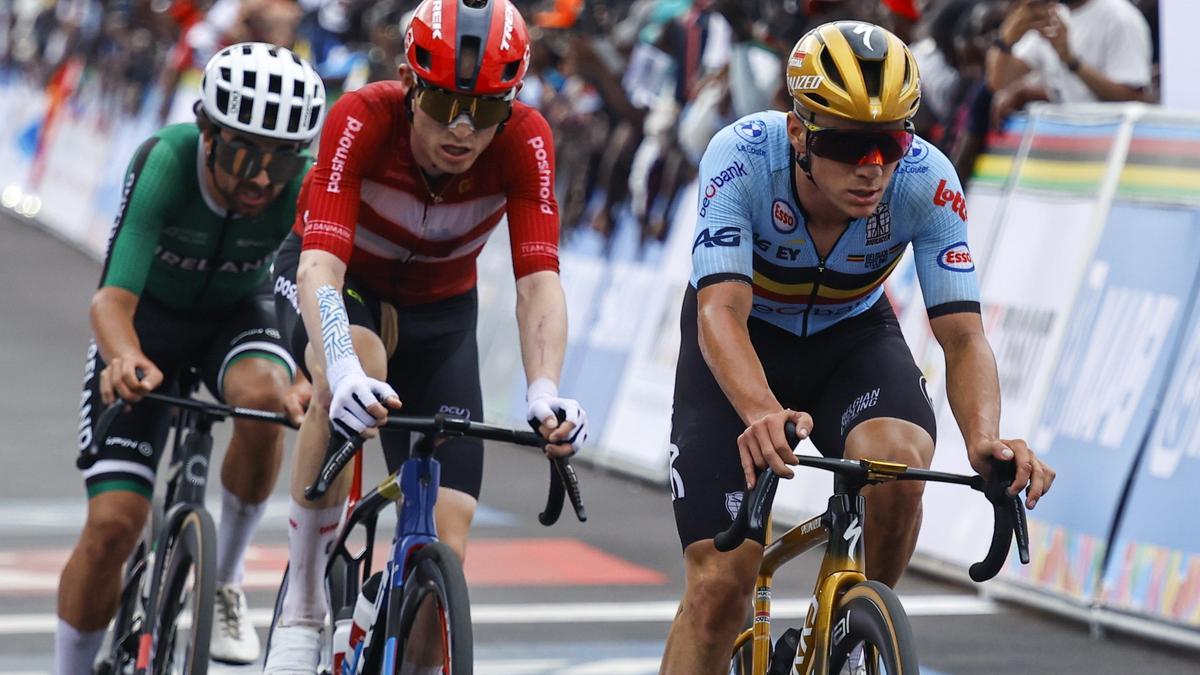 Evenepoel, segundo tras Pogacar.