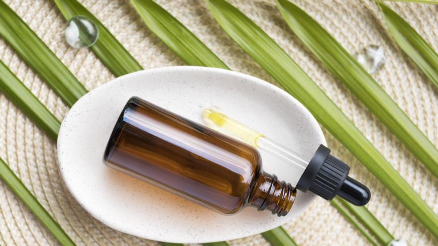 OCU denuncia que el 80% de los comercios que venden aceites cosméticos con CBD aconsejan erróneamente ingerirlo