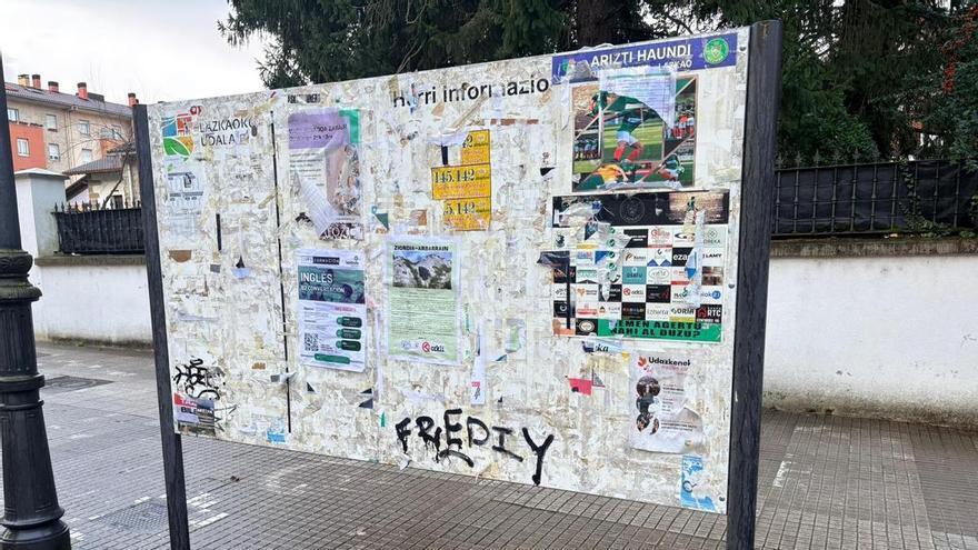 El PNV de Lazkao muestra su preocupación por el aumento de pintadas y pancartas