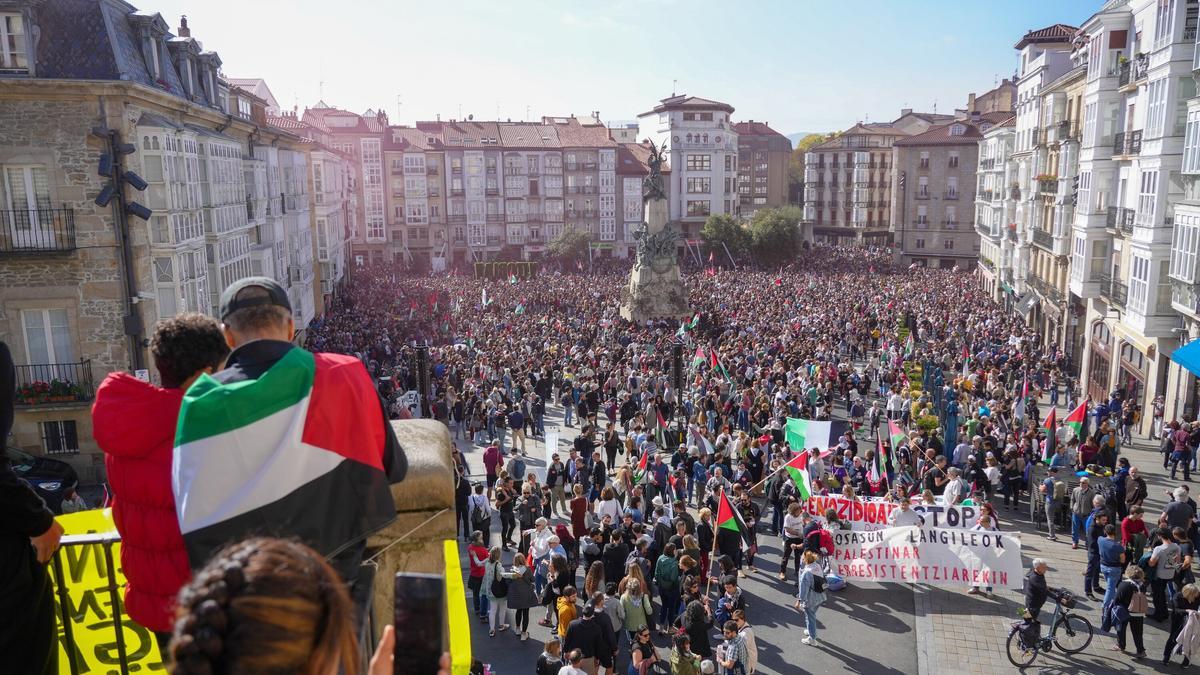 Manifestación en favor del pueblo de Gaza en Vitoria
