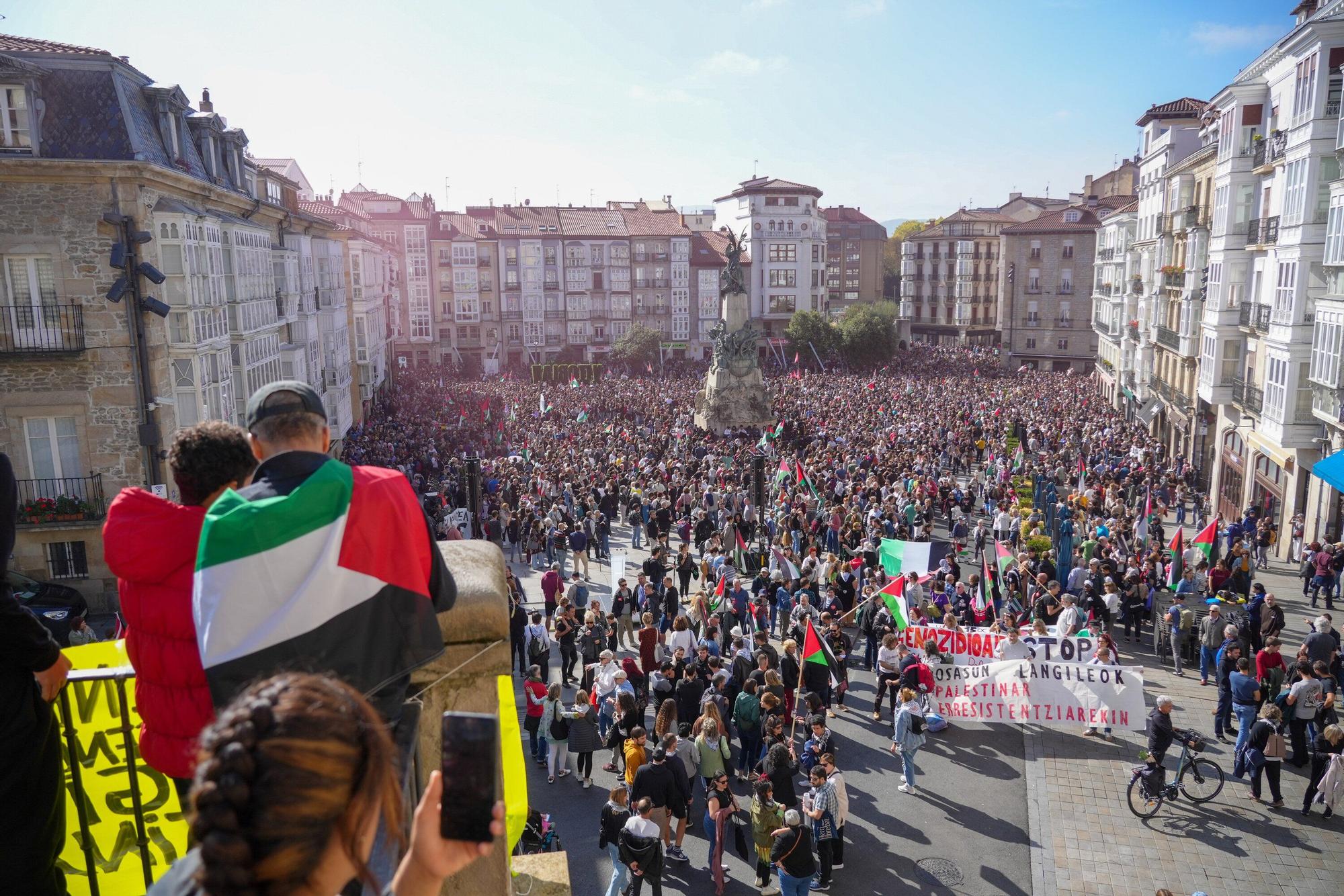 Manifestación en favor del pueblo de Gaza en Vitoria
