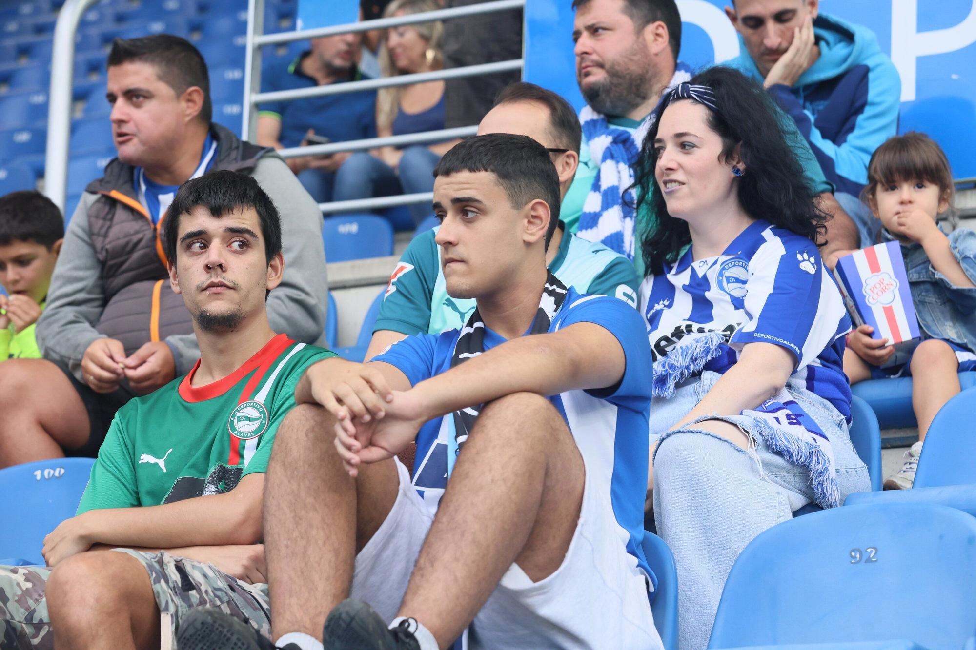 En imágenes: Mendizorroza no pudo disfrutar de un triunfo albiazul (Búscate en la grada)