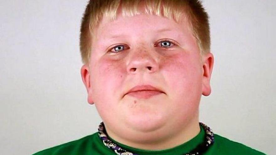 Así reacciona este chico cuando le dicen que va a tener un hermanito