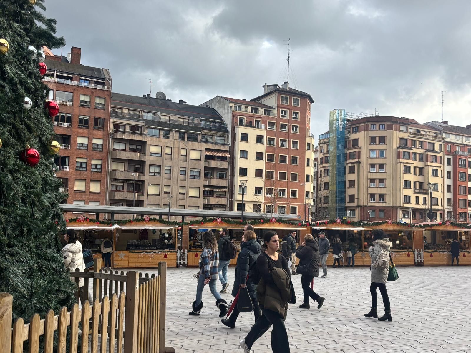 Bilbao estrena un mercado navideño de artesanía con opciones para todos los gustos