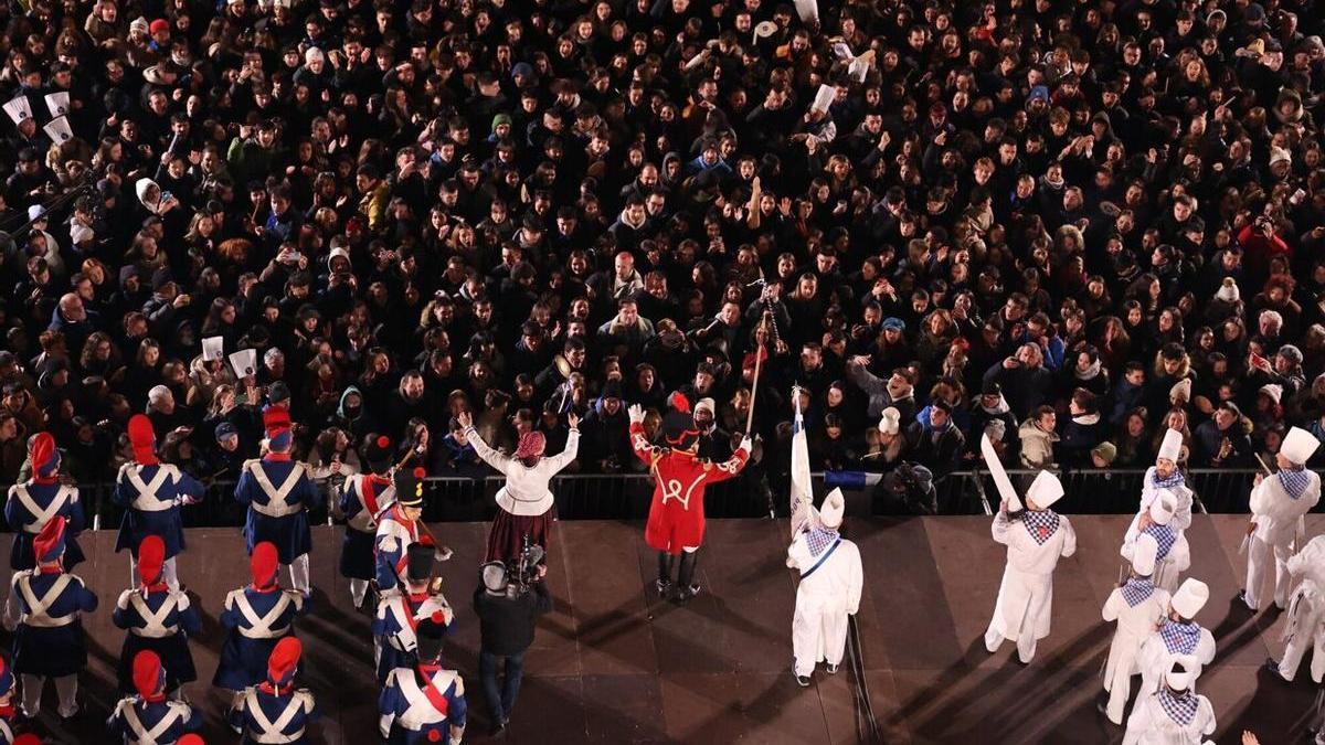 Donostiako Konstituzio enparantza, San Sebastian eguna ospatzen.