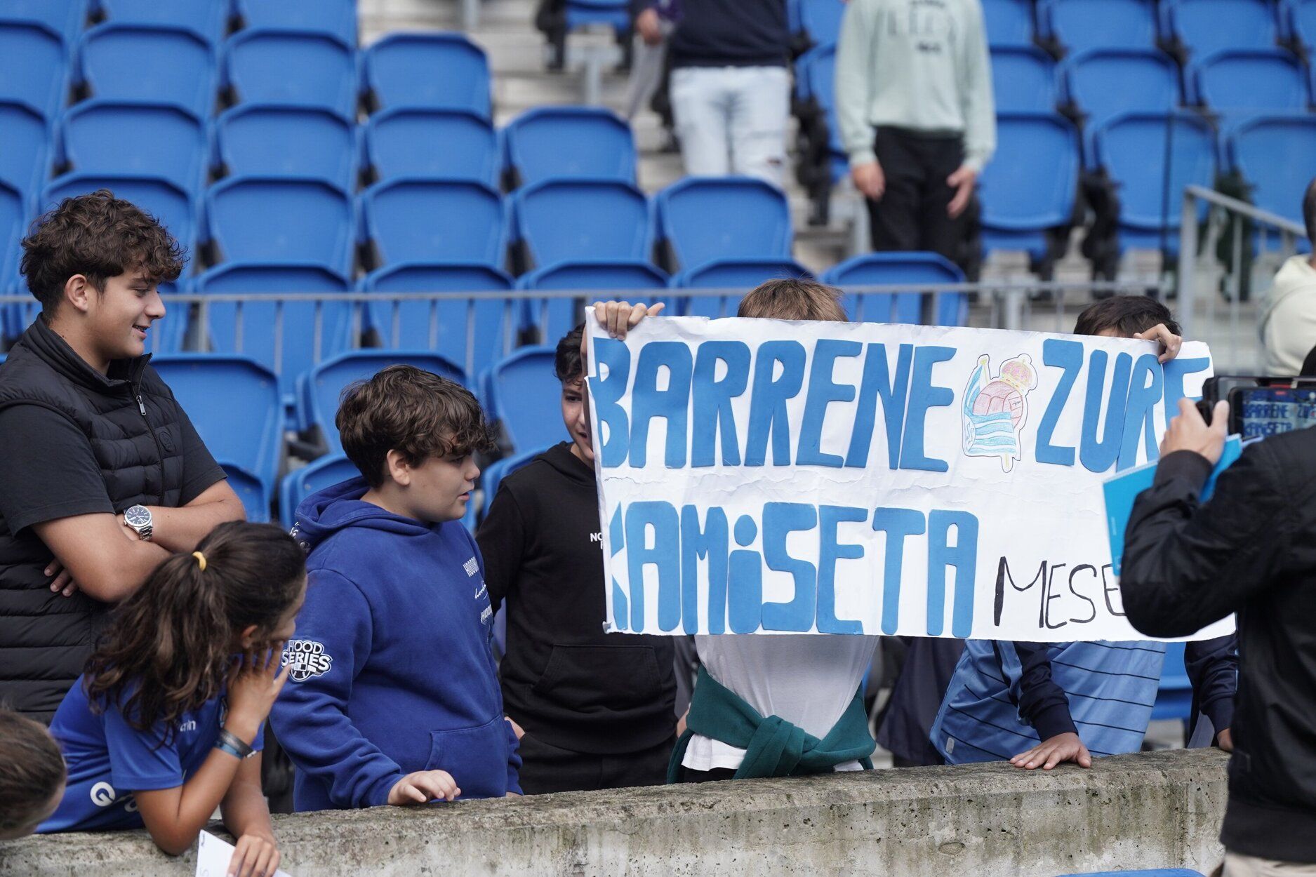 El entrenamiento de la Real a puerta abierta en Anoeta, en imágenes