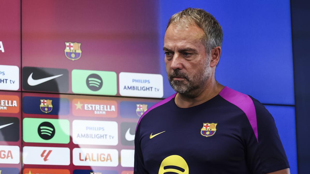 El entrenador del FC Barcelona, Hansi Flick, en la rueda de prensa.