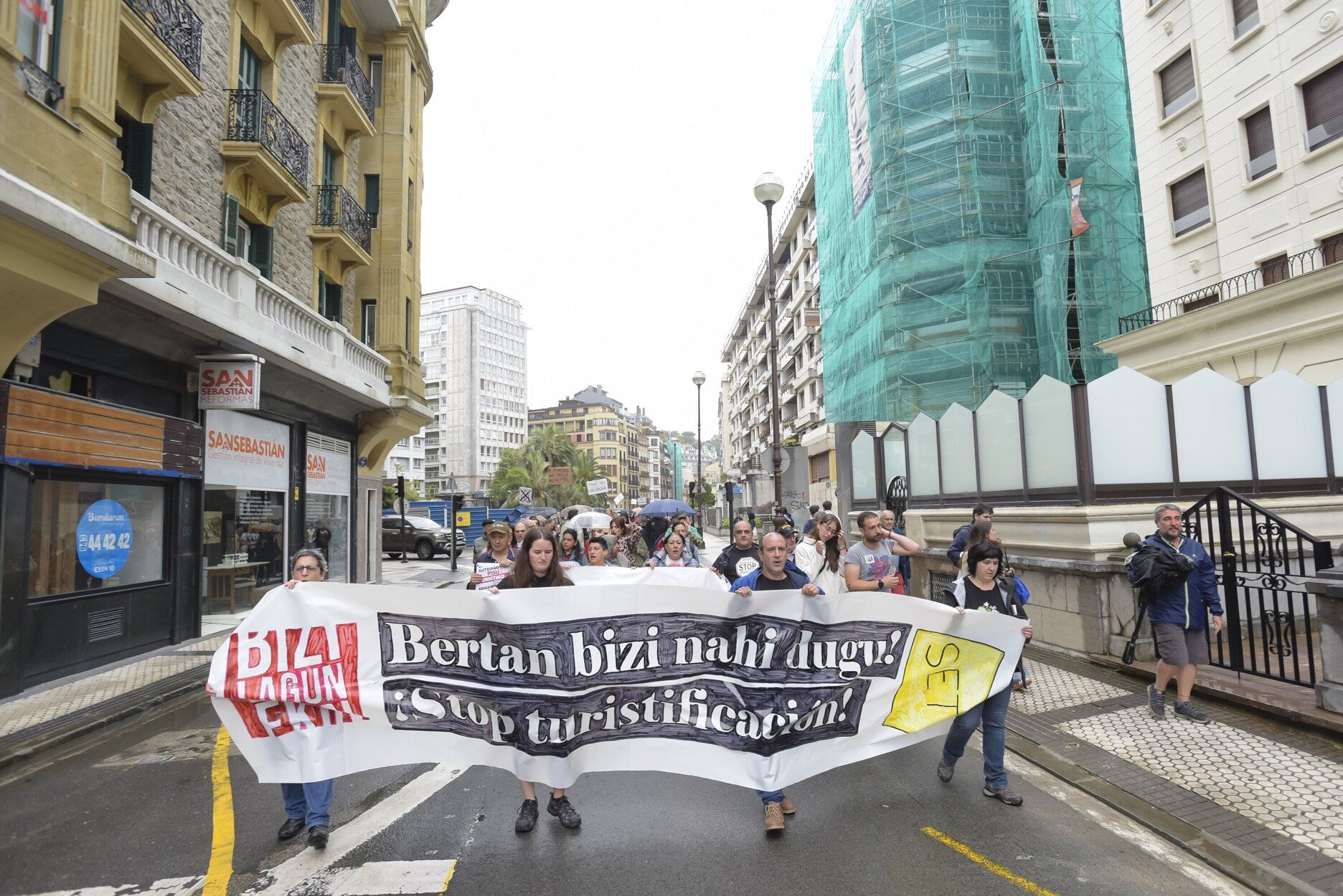 Donostia sale a la calle para protestar en contra de la turistificación