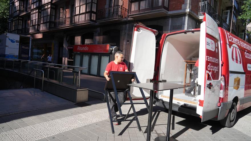Empieza la mudanza de los locales que cierran de forma temporal en Berastegi 1