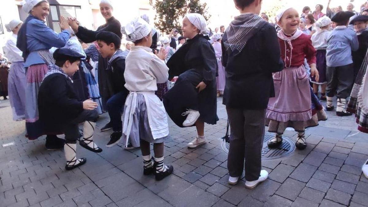 Debako Euskal Jaia iruditan