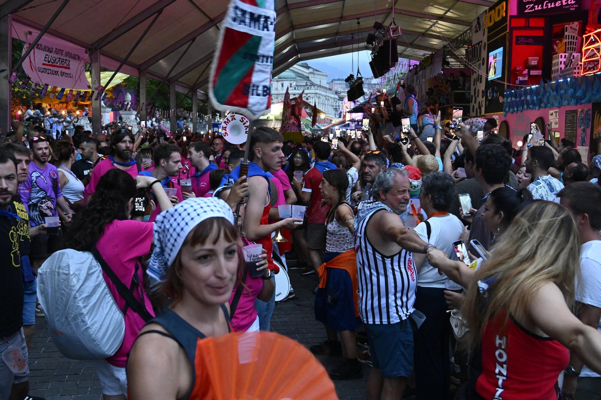 Bilbao está de fiesta: fotos del primer día de Aste Nagusia 2025