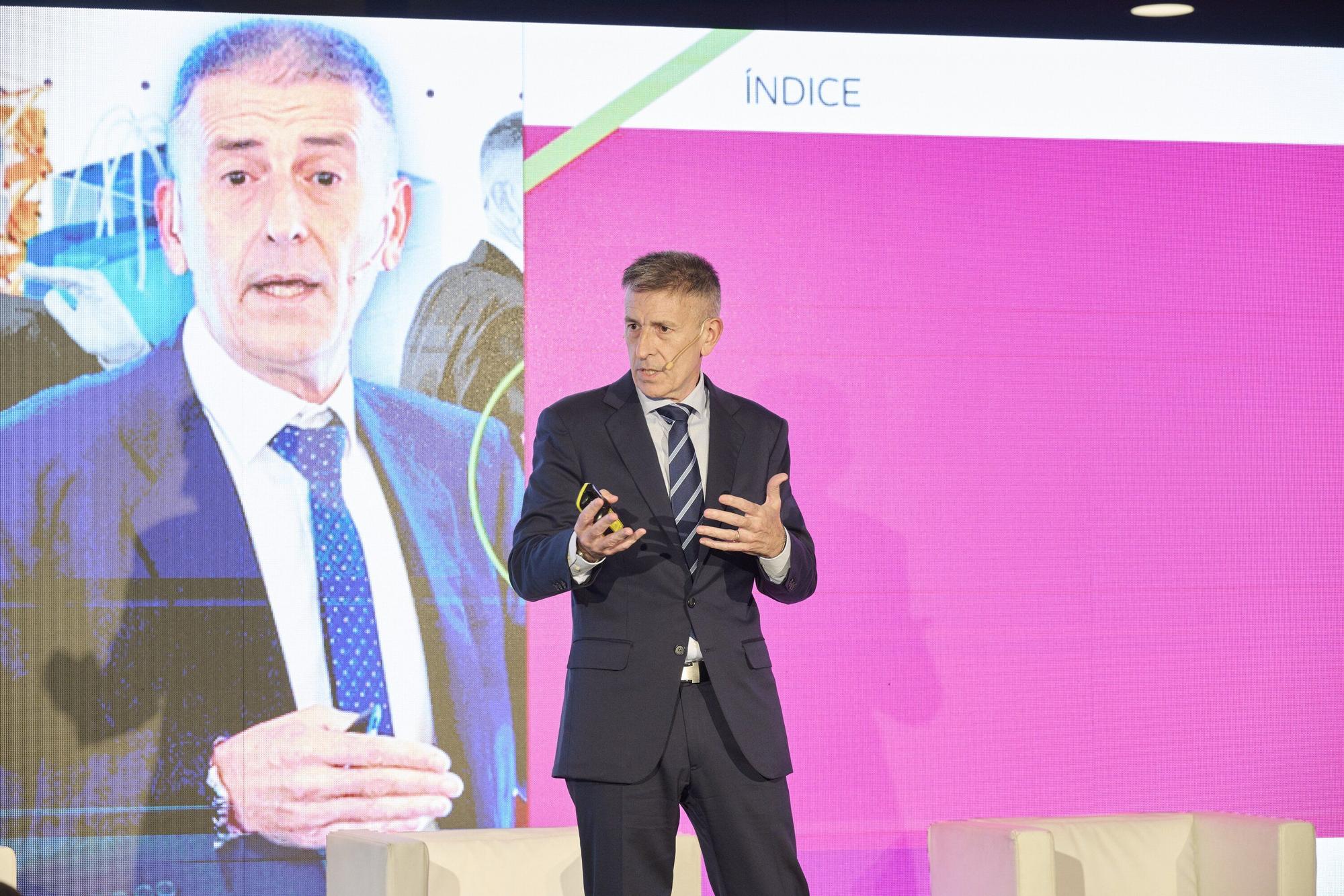 Fotos del encuentro de Laboral Kutxa para la presentación de su informe de la economía navarra