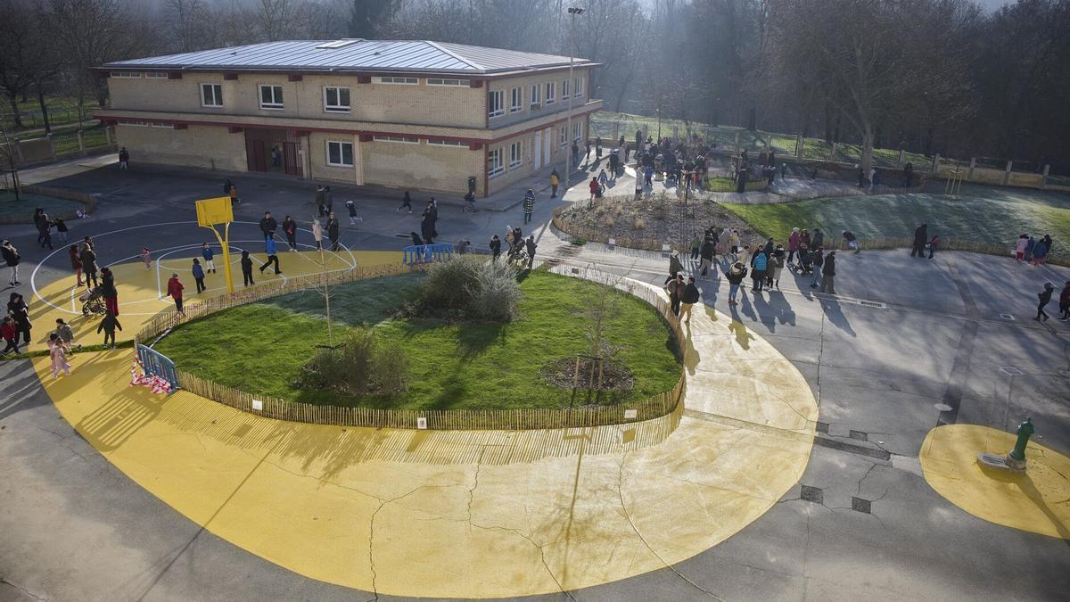 El colegio de San Jorge celebró hace unas semanas la puesta en uso de su patio renaturalizado.