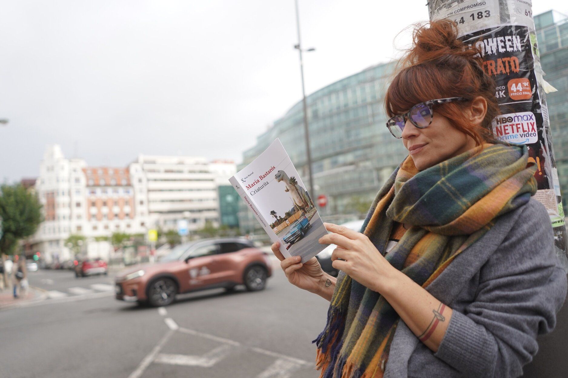 María Bastarós es escritora, guionista e historiadora del arte.