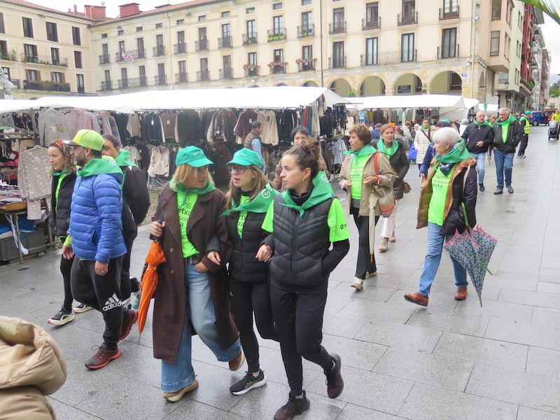 La marcha contra el cáncer de Urretxu y Zumarraga, en imágenes