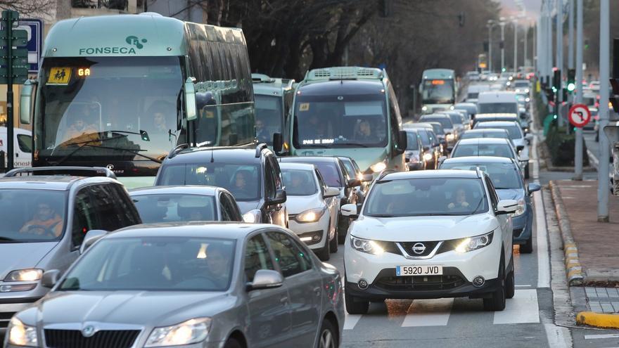 100.000 coches y 15.000 motos: los vehículos han aumentado un 3,5% en Pamplona desde 2022