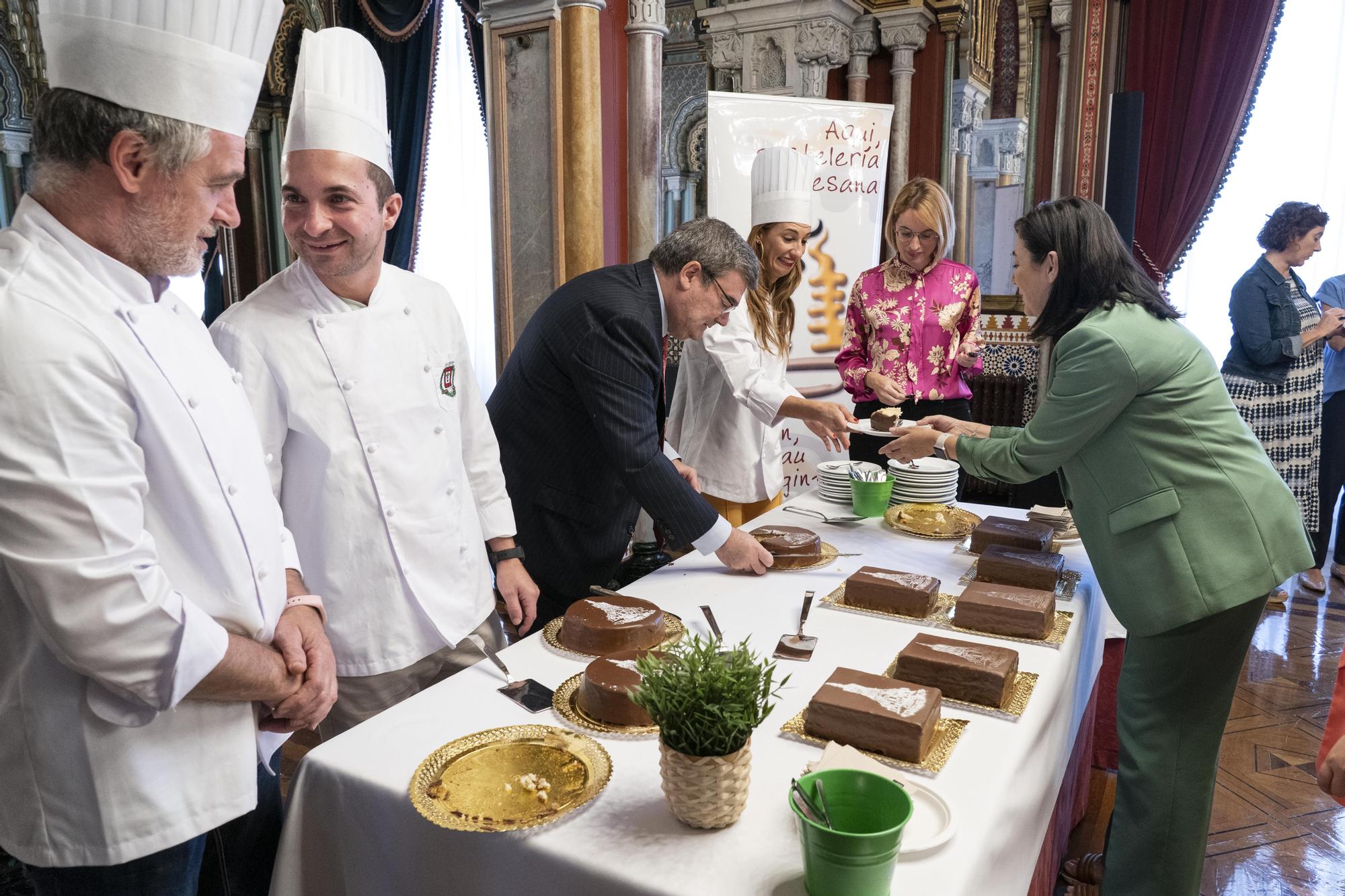 En imágenes: recepción del gremio de pasteleros de Bizkaia en el Ayuntamiento de Bilbao