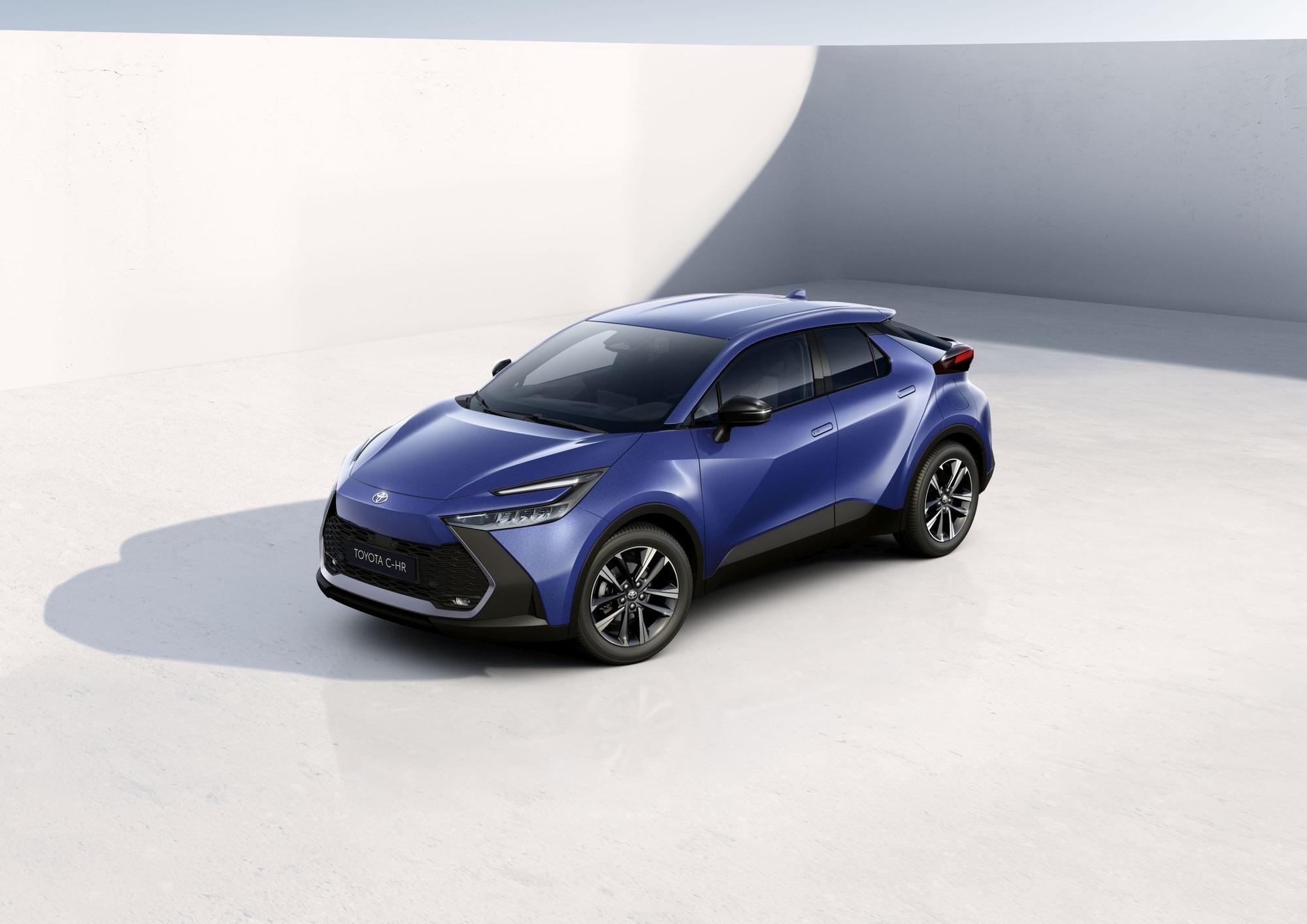 22 Toyota C-HR 1.jpg
