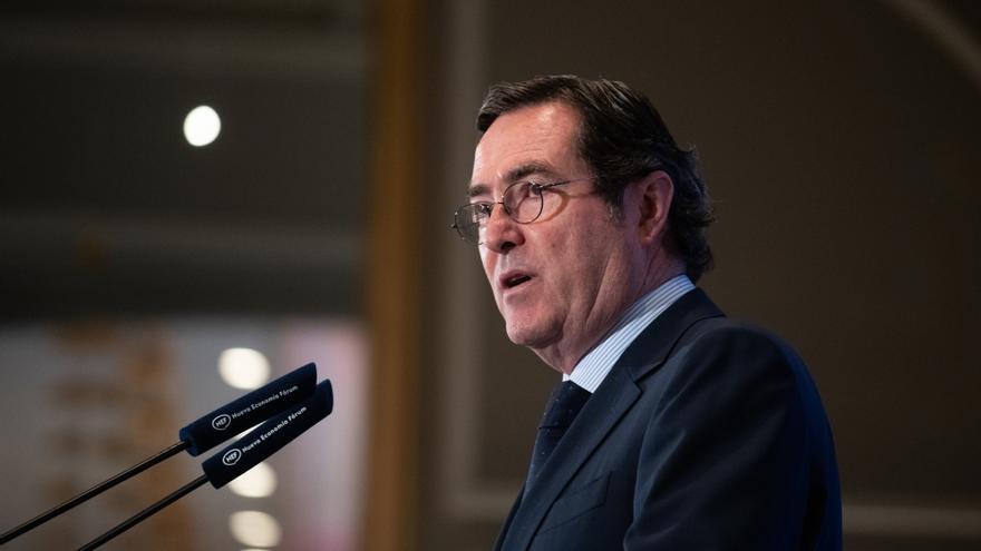 Garamendi: "Ya no hay decretos ley, hay reales órdenes, como en la época de Franco"