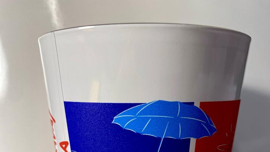 Gasteizko Udalak eta Vital Fundazioak 125.000 edalontzi berrerabilgarri prestatu dituzte jaietarako