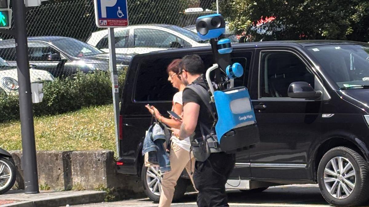 Imagen de un trabajador de Google Maps en los aledaños de Intermodal
