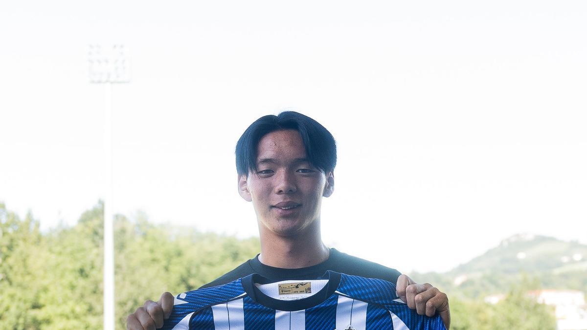 Kazunari Kita, en su presentación con la Real Sociedad.