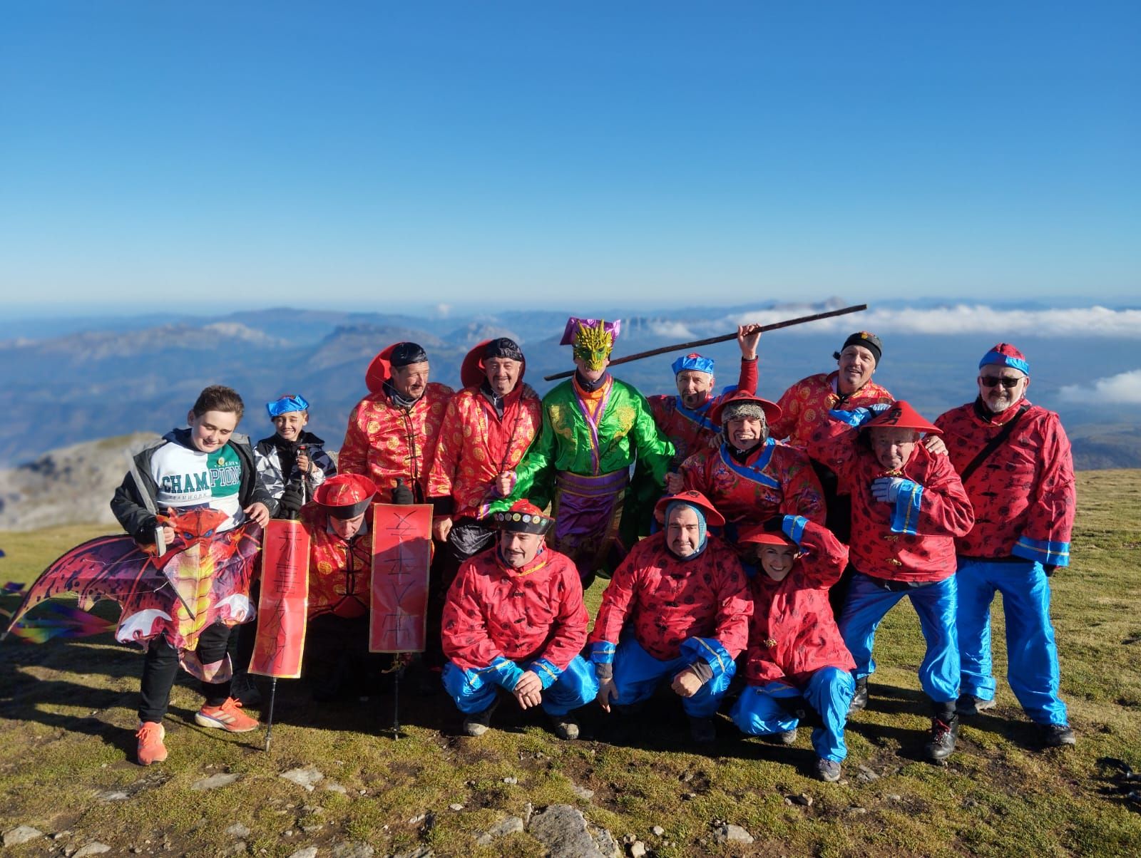 El belén montañero de Gorbeia alcanza la Cruz