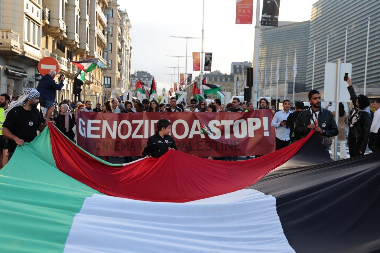 La solidaridad con Palestina llena las calles de Donostia