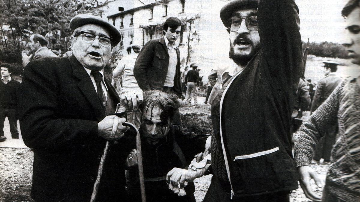 Una de las estampas de Montejurra en 1976, con un balance de decenas de heridos y dos personas asesinadas.