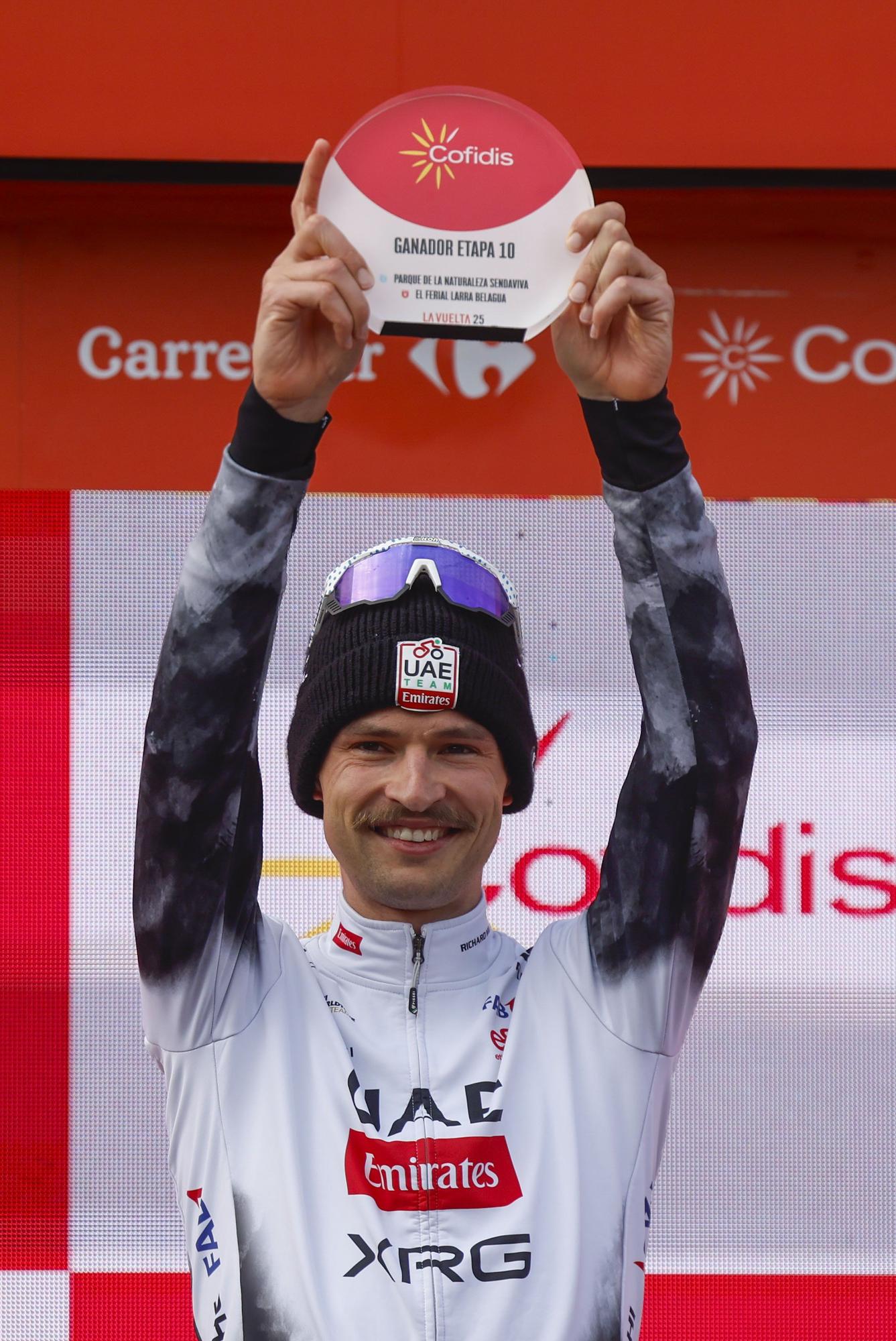 Fotos de la etapa navarra de La Vuelta 25 entre Sendaviva y Larra - Belagua