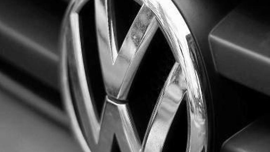 Distintivo de la marca VW.
