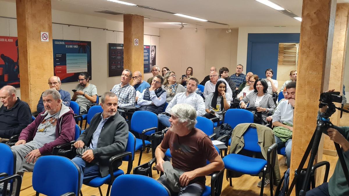 Asistentes a la charla de la Fundación Sustrai.