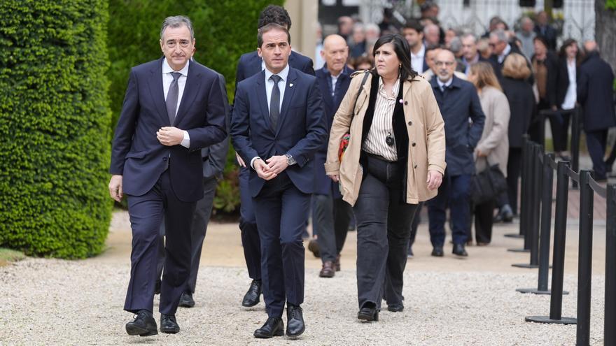 Representantes institucionales y principales partidos dicen adiós a Garaikoetxea en Ajuria Enea