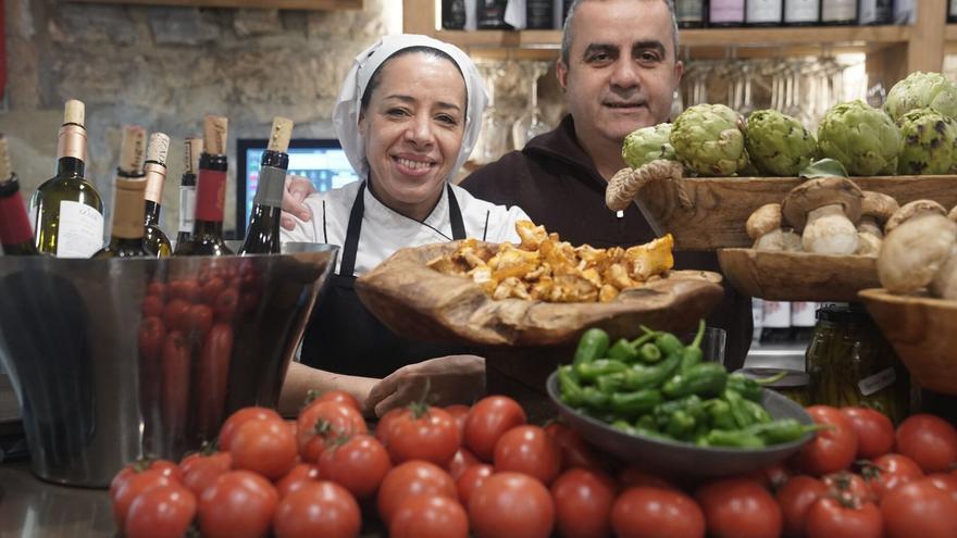 Moha Arab, hostelero en Donostia: “La barra enseña ritmo, trato y psicología fina”